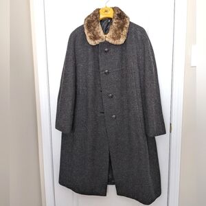 Vintage Reine Shur Woole Grey Wool Pea Coat with fur lined collar